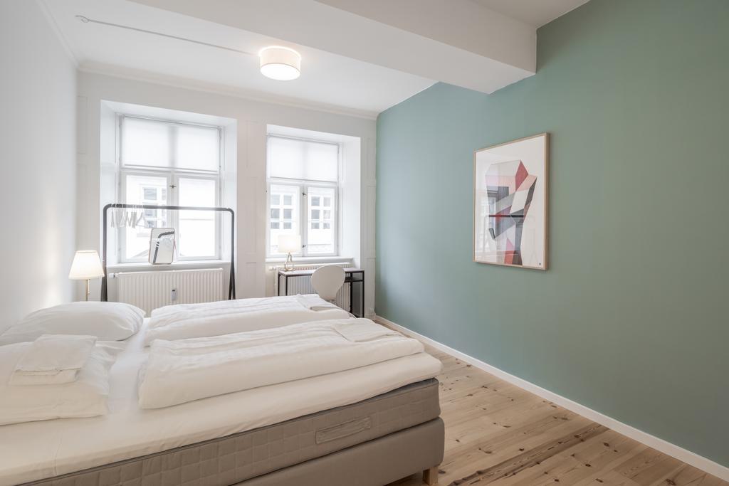 Spacious In Centre Apartment *