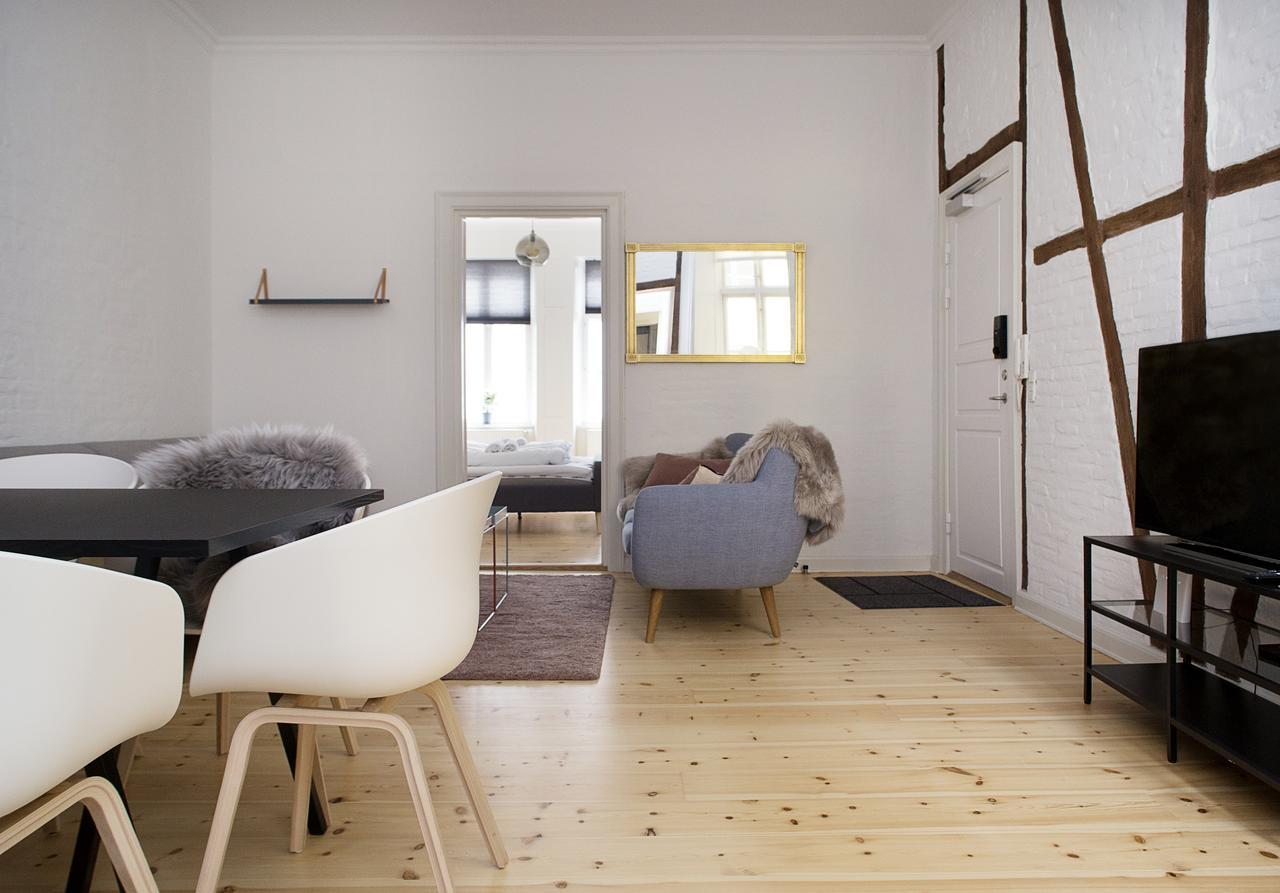 Spacious In Centre Apartment